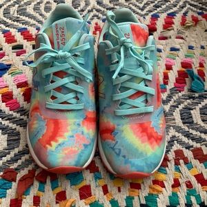 New Balance Girls Tie-Dye Shoes, size 1